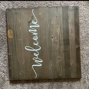 Beautiful welcome sign from Etsy can be customized